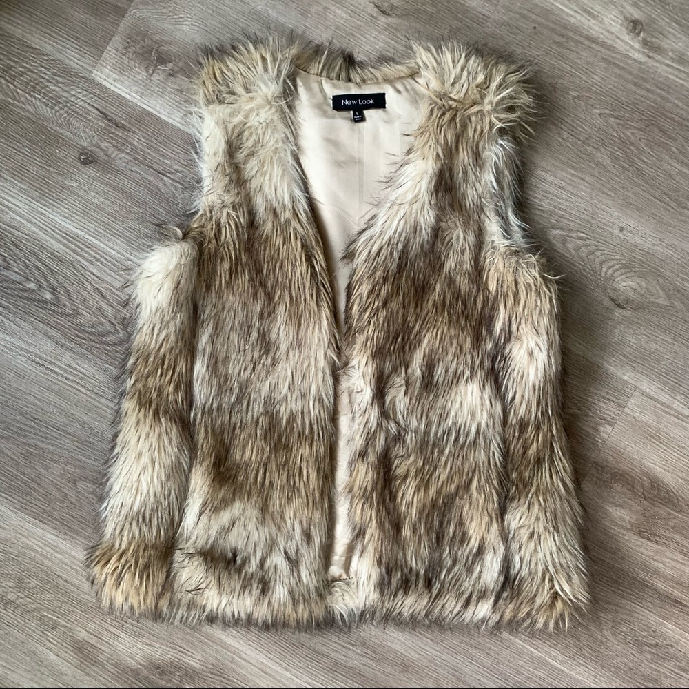 💢SOLD💢 Faux Fur Vest with Fabric Hooks